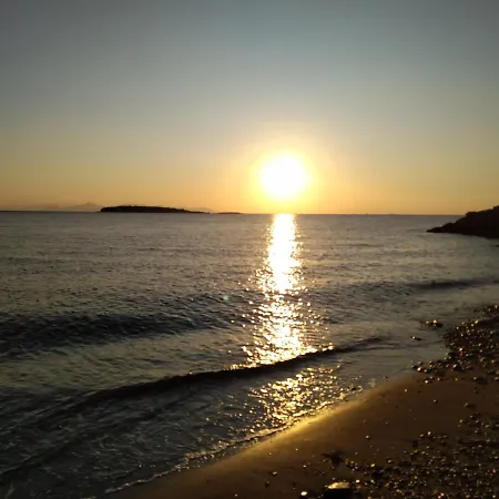 Sea & City - 10 Min Drive To The Beach & Athens Airport Markópoulon