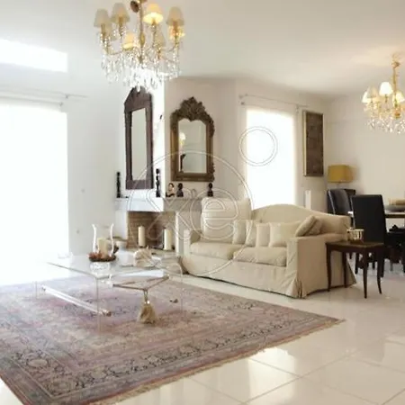Sea & City - 10 Min Drive To The Beach & Athens Airport Appartamento *