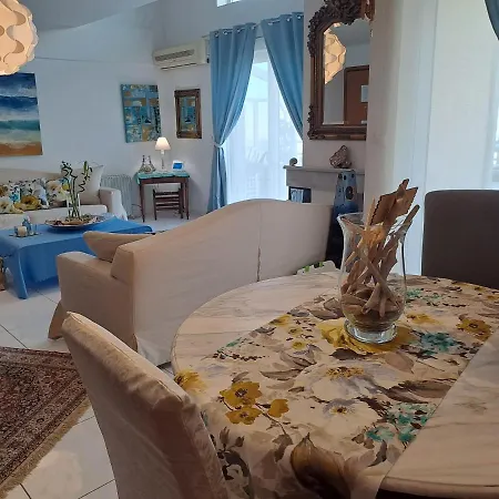 Sea & City - 10 Min Drive To The Beach & Athens Airport Appartamento Markópoulon